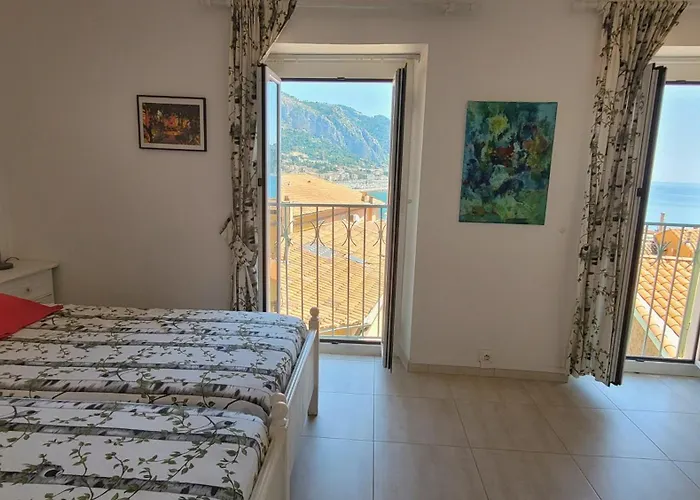 Au Nid D'azur, Vue Apartment